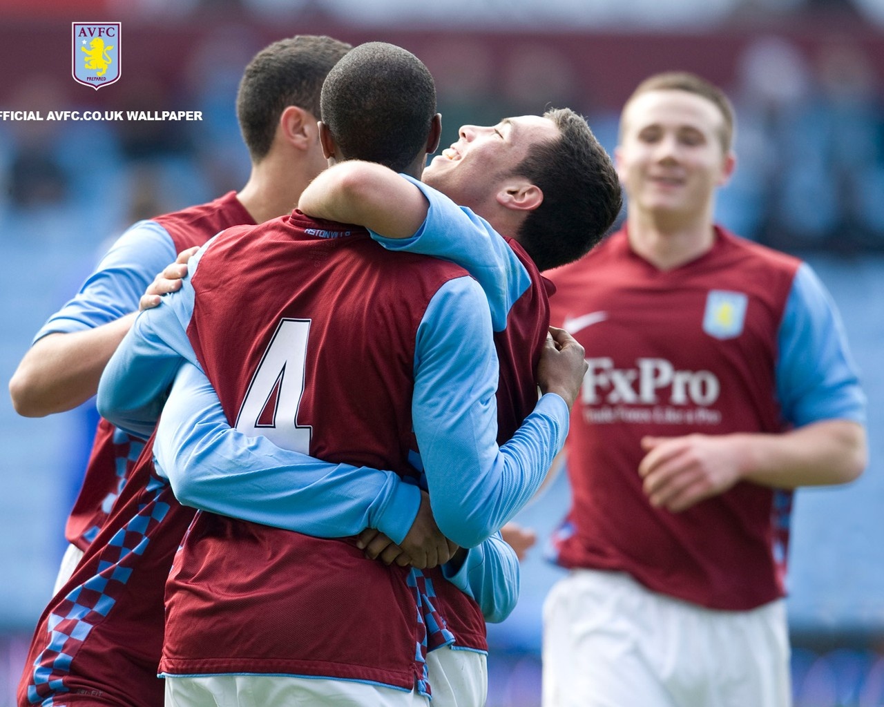 欧冠：拜仁客场3-2险胜萨格勒布迪纳摩（欧冠赛场：拜仁客场3比2险胜萨格勒布迪纳摩）