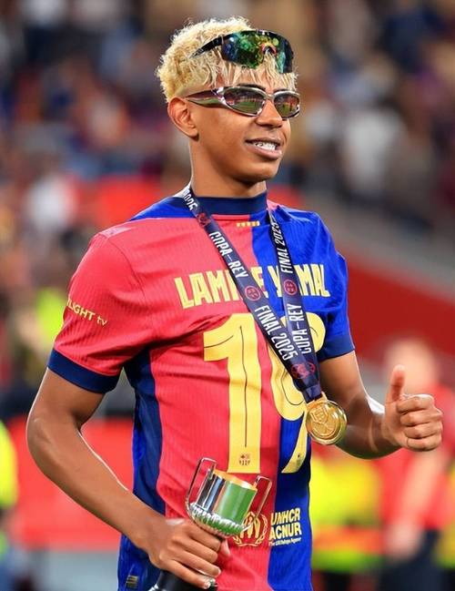 开场16分钟35秒，巴萨遭遇欧冠单场比赛最快的两个丢球