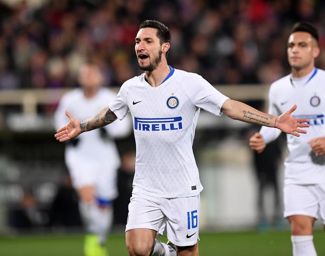 欧冠进球榜更新：莱万连续进球,（欧冠射手榜最新：莱万连场破门）