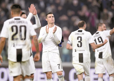 陈伟殷在 2012 年加盟巴尔的摩金莺，首年即投出 12 胜并助球队终结多年季后赛荒