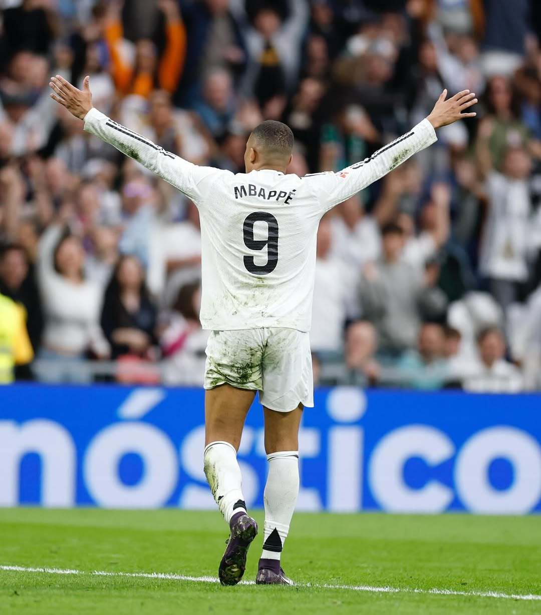 热议国安夺足协杯：河南经验不足，希望国安明年外战别搞砸（国安夺足协杯引热议：河南经验欠缺，盼国安明年外战不再失手）