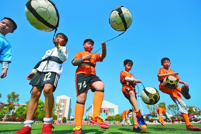 官方：朗斯签下莱比锡中场海达拉，双方签约到2029年（官宣：朗斯引进莱比锡中场海达拉，合同至2029年）