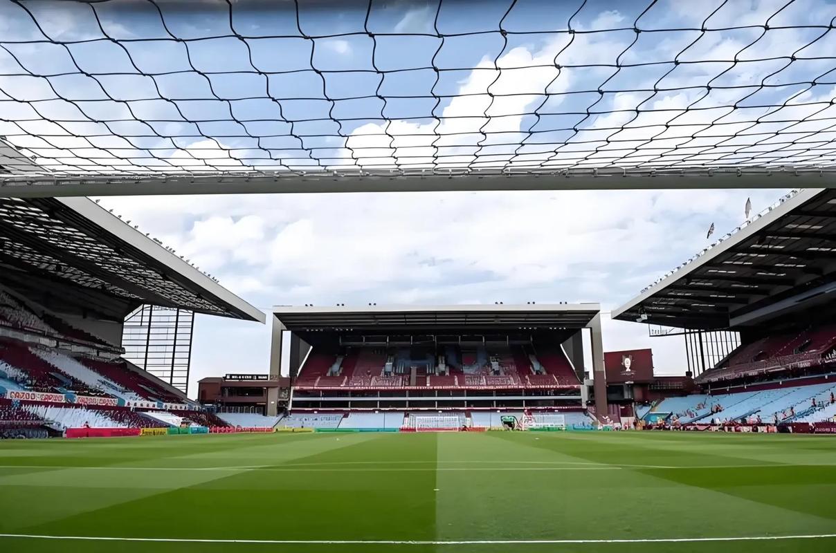 詹卢卡-曼奇尼：现在才11月，谈罗马争冠为时过早