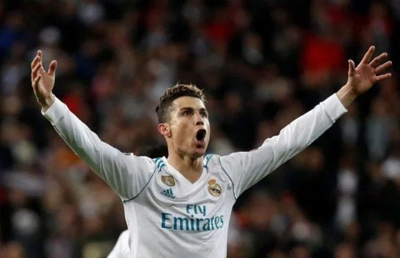 米切尔展现火热手感，三分球助力骑士反超（米切尔三分火力全开，助骑士完成反超）