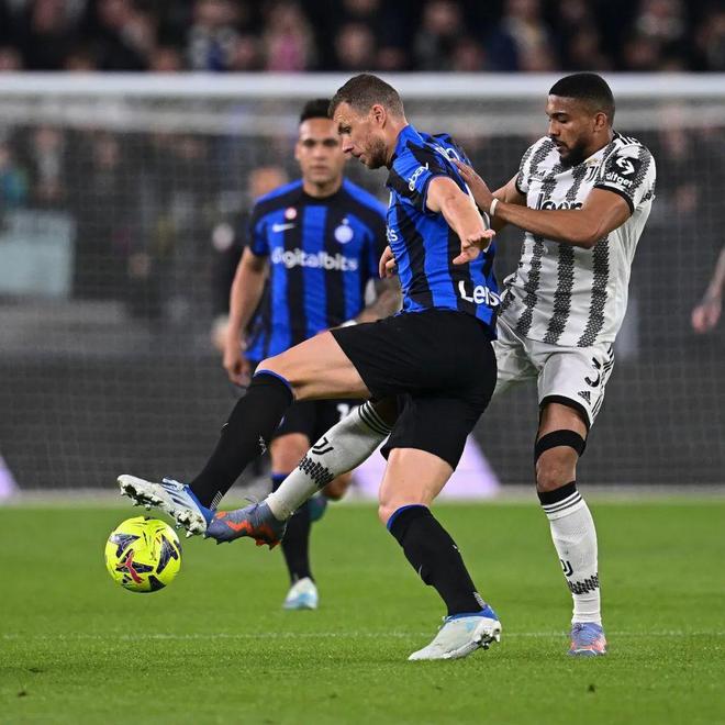 武汉女足2-0东孟加拉女足提前出线，王霜双响，奥乌苏屡失良机